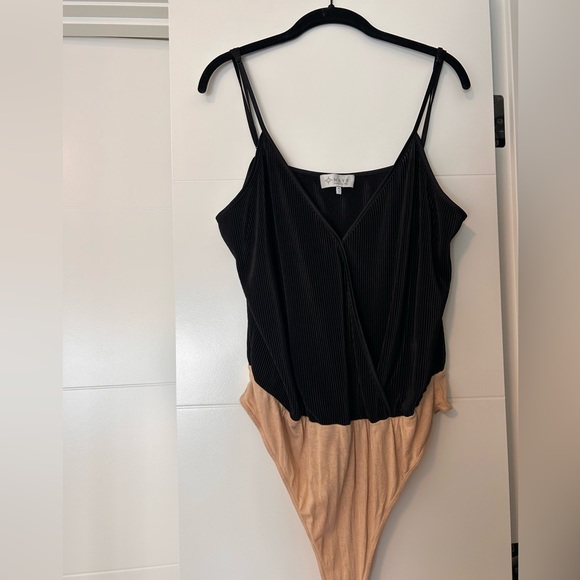 WAYF Surplice Ribbed Cami Bodysuit - Picture 2 of 5